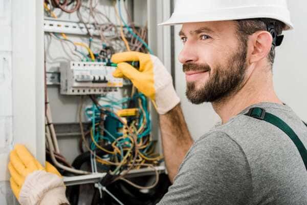 Electrician in Dubai